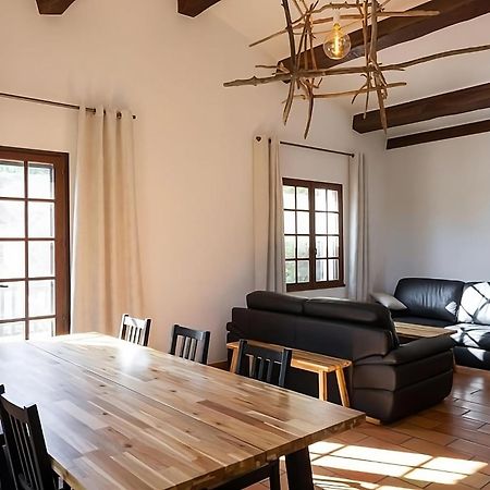 Mas Provencal De 120M2 En Camargue, Avec Piscine Et Parking Inclus, Ideal Pour Des Vacances Arles Bagian luar foto