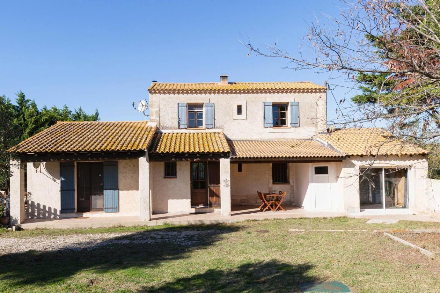 Mas Provencal De 120M2 En Camargue, Avec Piscine Et Parking Inclus, Ideal Pour Des Vacances Arles Bagian luar foto