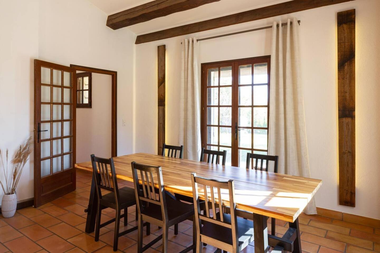 Mas Provencal De 120M2 En Camargue, Avec Piscine Et Parking Inclus, Ideal Pour Des Vacances Arles Bagian luar foto