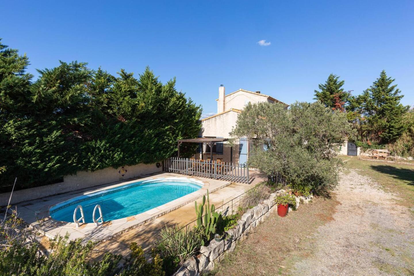 Mas Provencal De 120M2 En Camargue, Avec Piscine Et Parking Inclus, Ideal Pour Des Vacances Arles Bagian luar foto
