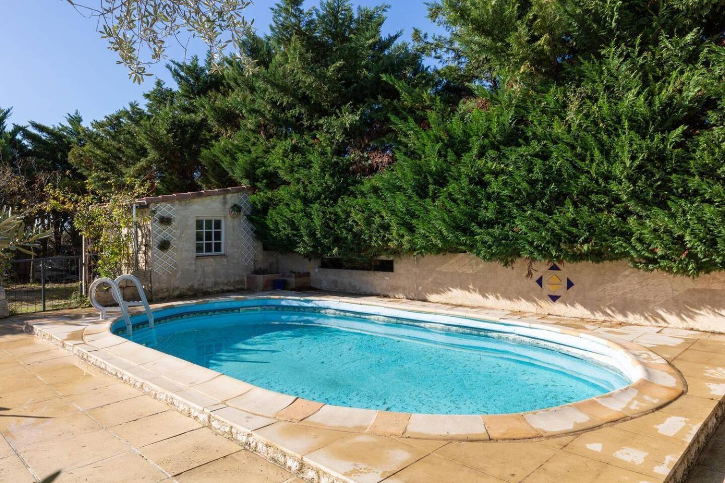 Mas Provencal De 120M2 En Camargue, Avec Piscine Et Parking Inclus, Ideal Pour Des Vacances Arles Bagian luar foto